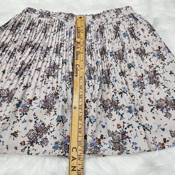 Twik Pleated Floral Mini Skirt Size Medium - Picture 2 of 7